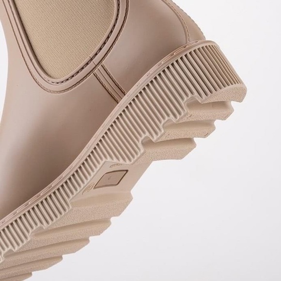 Igor | Round Toe Plain Beige Block Heels PVC Clothing Women’s Rain Boots - Picture 4 of 13